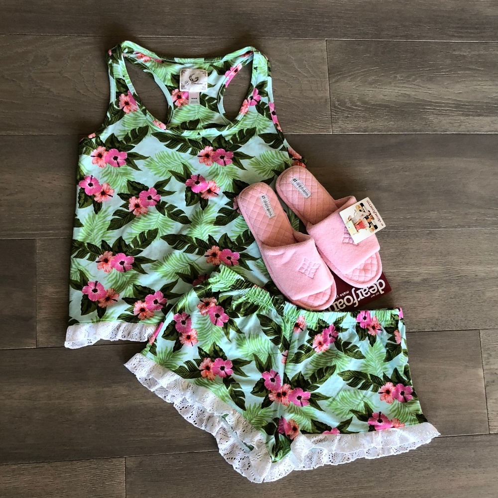 NWOT Pj Couture Hibiscus Crochet Lace Trim  Pj Set